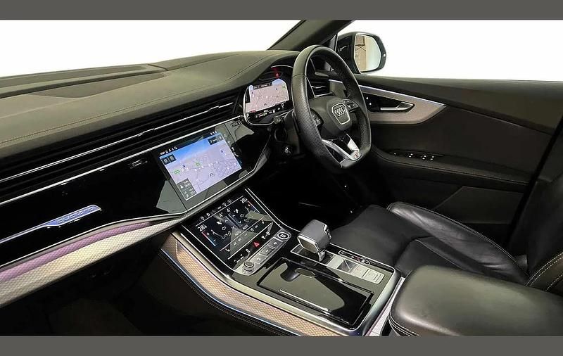 Used Audi Q8 Advanced 281 HP (206 kW) 2024 Black SUV