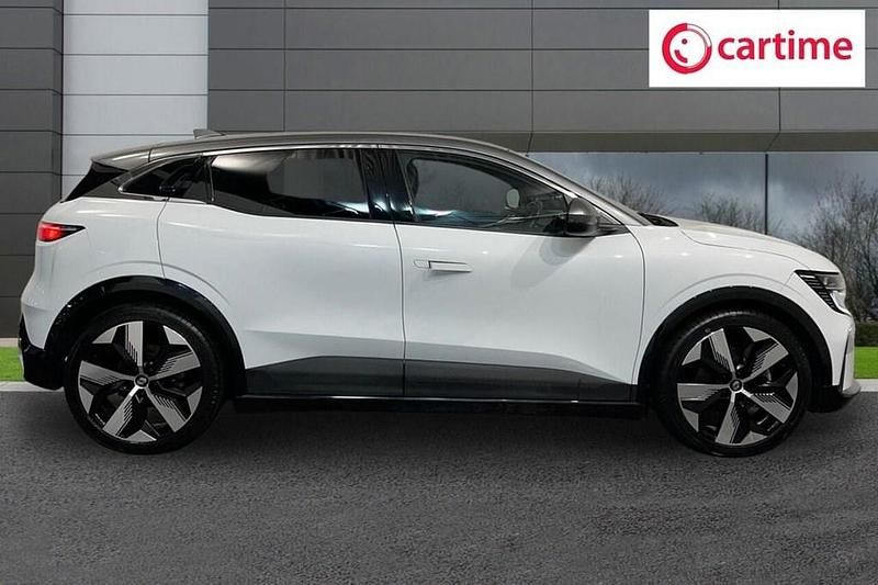 Used Renault Mégane IV Techno 161 kW (220 HP) 2023 White Hatchback