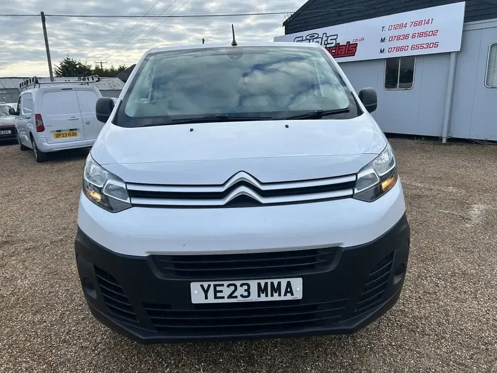 Begagnad Citroën Dispatch 100 HK (73 kW) 2023 Vit Minibuss