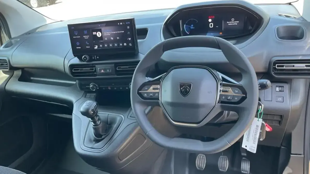 Nouă Peugeot Partner S 101 CP (74 kW) 2026 Albastru Monovolum