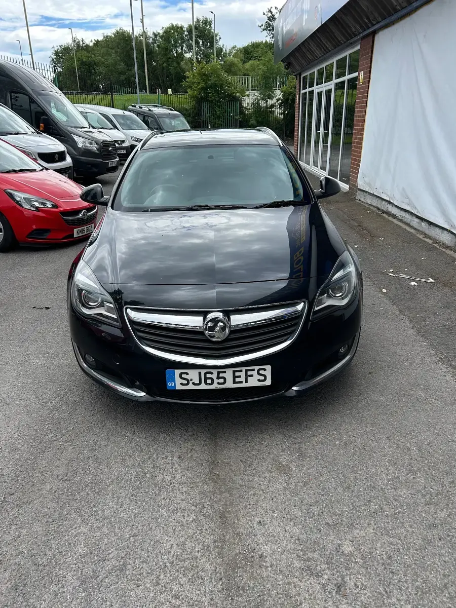 Used Vauxhall Insignia SRi 136 HP (100 kW) 2016 Black Estate