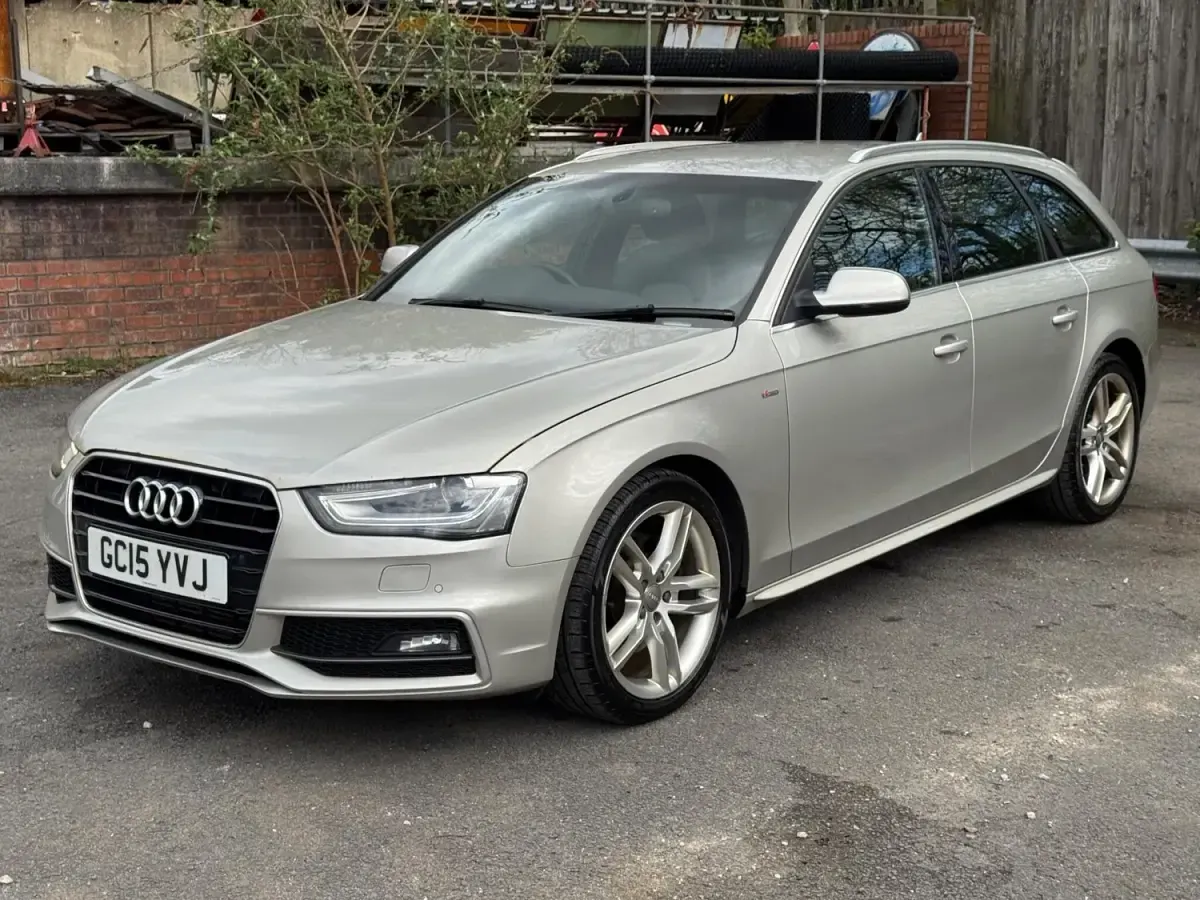 Usado Audi A4 S-Line 150 HP (110 kW) 2015 Prateado Carrinha