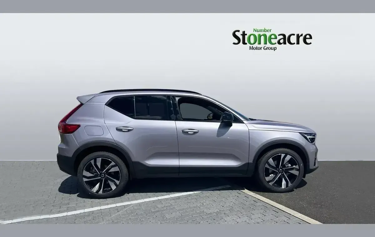 Used Volvo XC40 Plus 161 HP (118 kW) 2026 Silver SUV