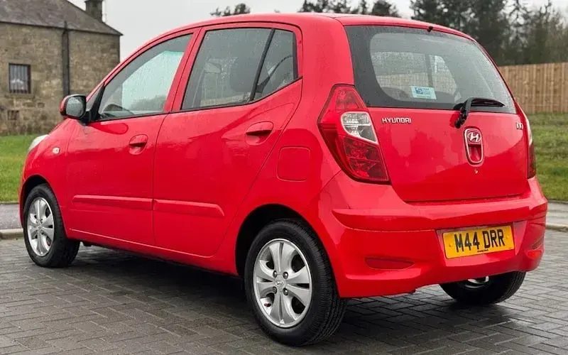 Used Hyundai i10 Active 86 HP (63 kW) 2013 Red Hatchback
