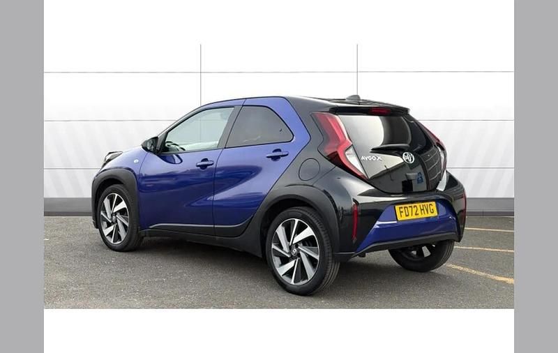 Używany Toyota Aygo X 72 KM (52 kW) 2023 Niebieski SUV