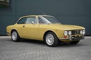 Yellow Used 1975 Alfa Romeo 2000 Veloce Coupe | £45,995 - Image 1/4