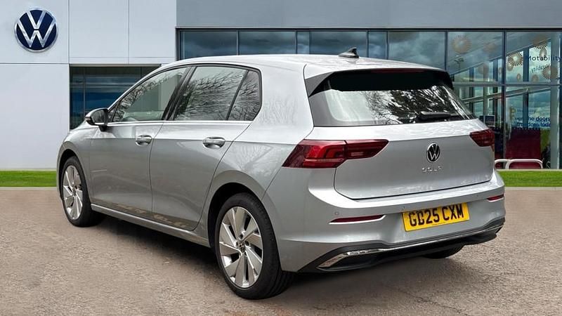 Used VW Golf VIII Style 150 HP (110 kW) 2025 Oyster silver metallic