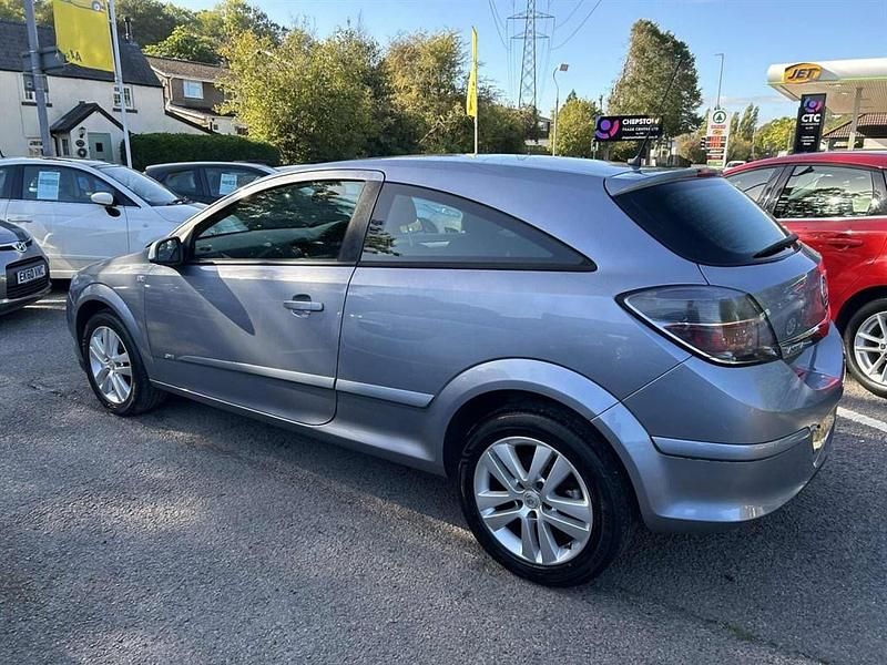Used Vauxhall Astra Sport 89 HP (65 kW) 2009 Silver Hatchback