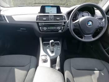 Used BMW 118 Comfort Edition 150 HP (110 kW) 2019 Red Hatchback