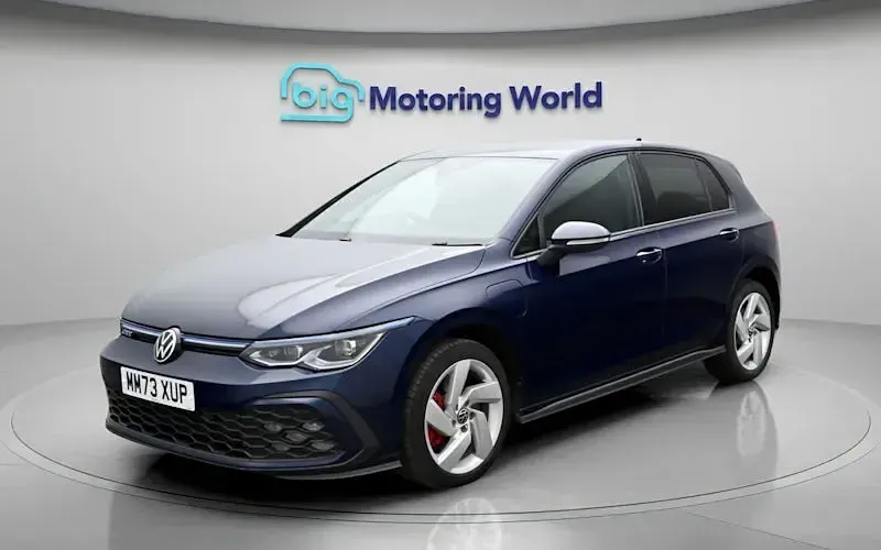 Second-hand VW Golf VIII GTE 245 CP (180 kW) 2023 Albastru Hatchback