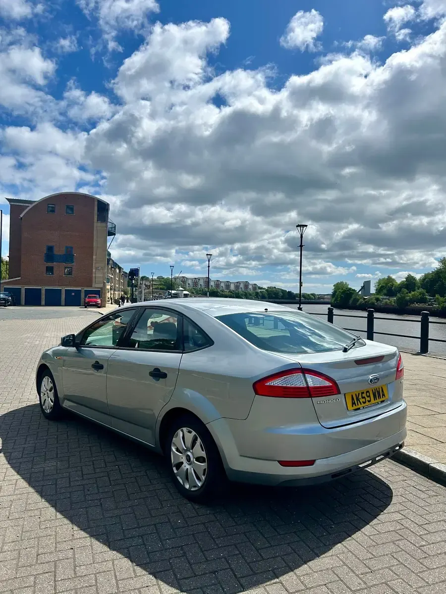 Used Ford Mondeo 123 HP (90 kW) 2009 Silver Hatchback