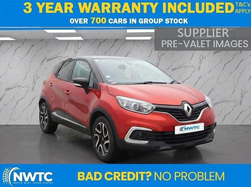 Used Renault Captur Iconic 90 HP (66 kW) 2019 Red/black SUV