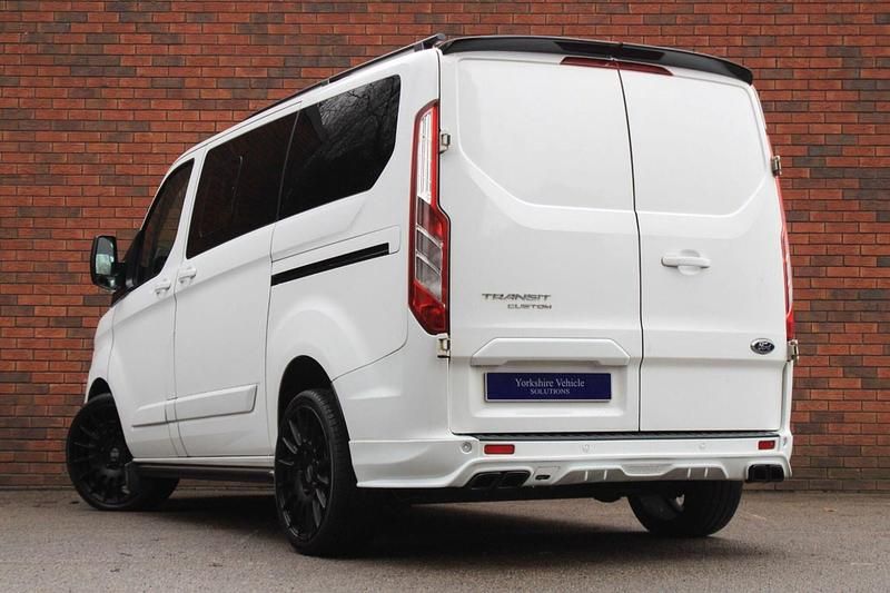 Used Ford Transit Custom Limited 130 HP (95 kW) 2021 White Van