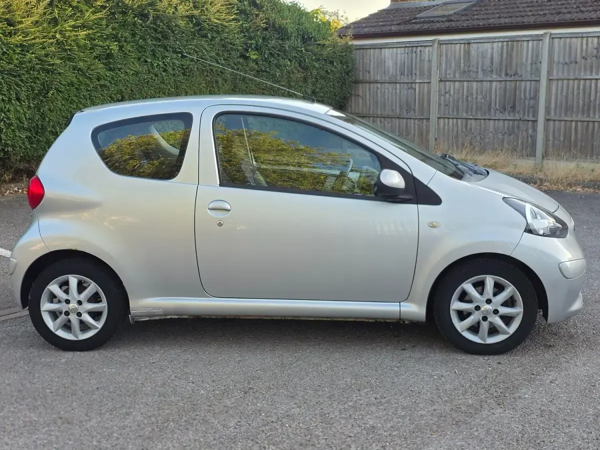 Used Toyota Aygo Platinum 67 HP (49 kW) 2008 Silver Hatchback