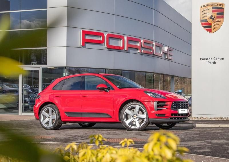 Used Porsche Macan 354 HP (260 kW) 2019 Red SUV