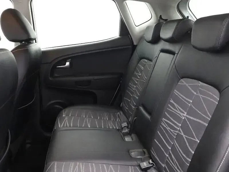 Used Kia Venga 125 HP (91 kW) 2017 Silver Hatchback