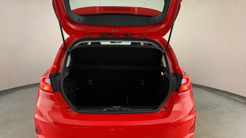 Używany Ford Fiesta Zetec 99 KM (72 kW) 2019 Czerwony Hatchback