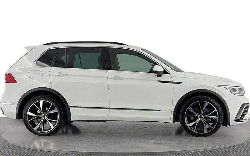 Second-hand VW Tiguan R-line 200 CP (147 kW) 2022 Alb SUV