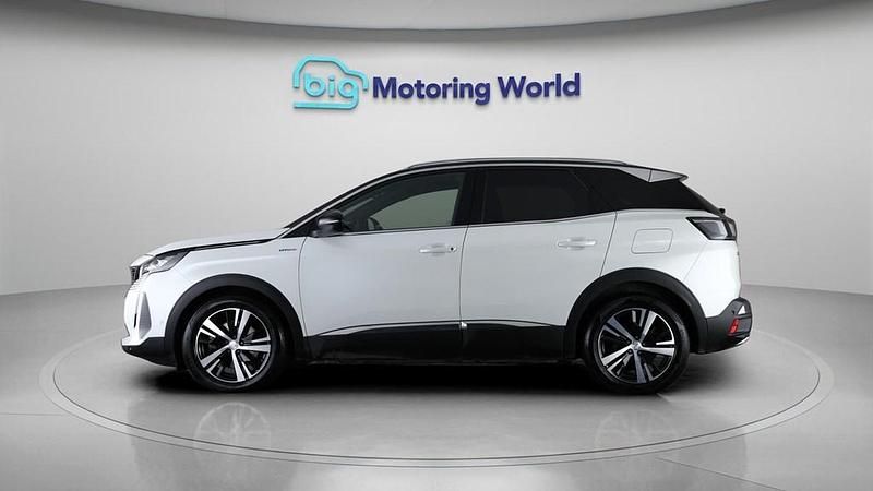 Used Peugeot 3008 Premium 225 HP (165 kW) 2021 White SUV