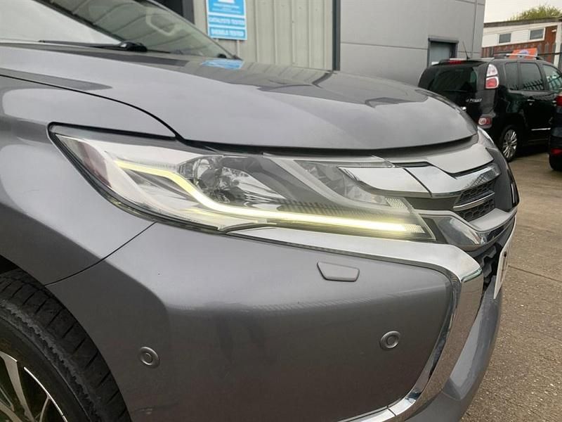 Used Mitsubishi Shogun 178 HP (130 kW) 2019 Grey SUV