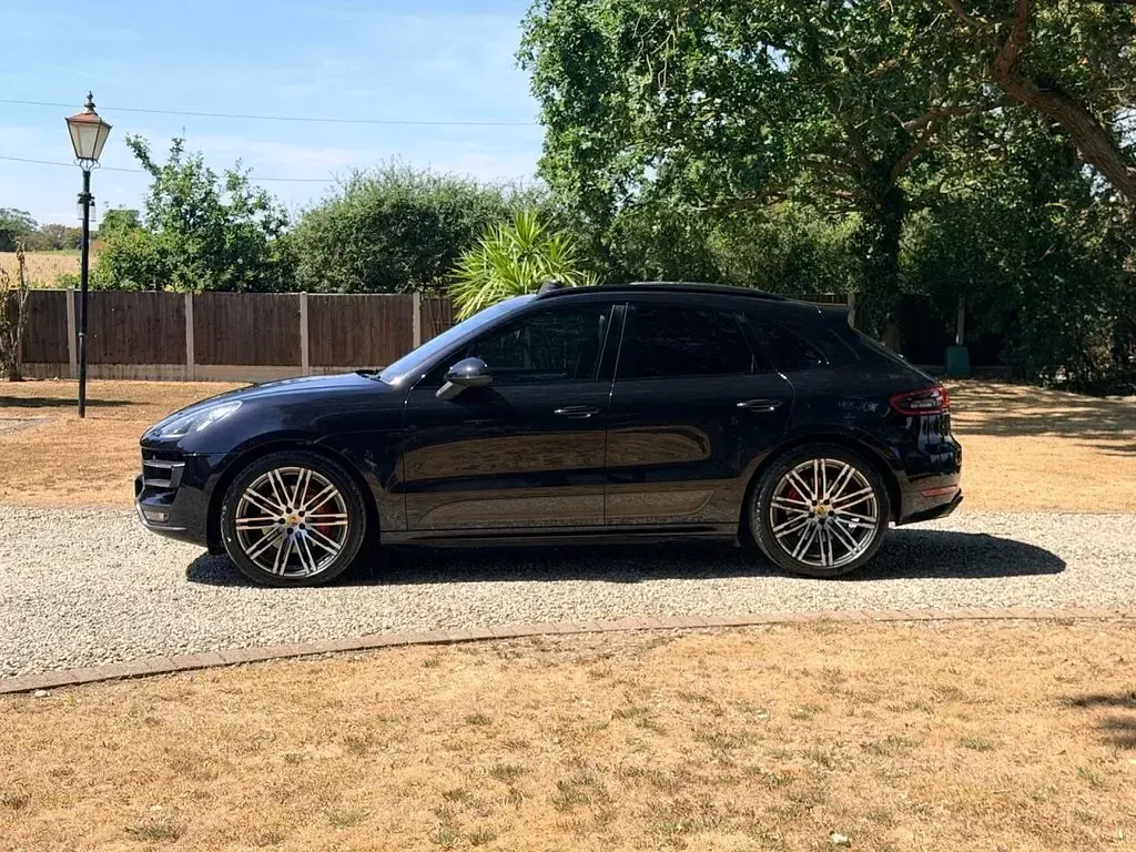 Used Porsche Macan Turbo 400 HP (294 kW) 2014 Black SUV