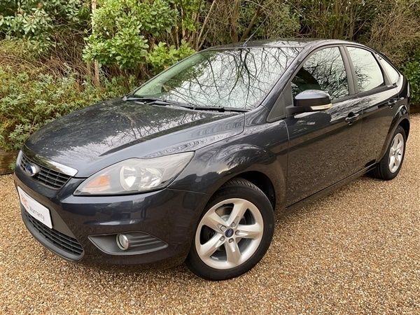 Grey Used 2011 Ford Focus Zetec Hatchback | £5,490 (Fair price) - Image 1/1