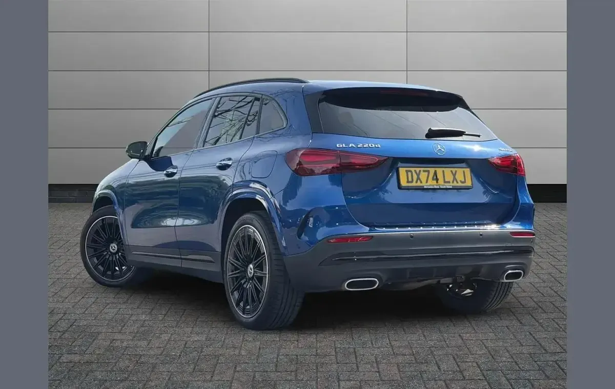 Used Mercedes GLA220 AMG Line Premium Plus 190 HP (139 kW) 2025 Blue SUV