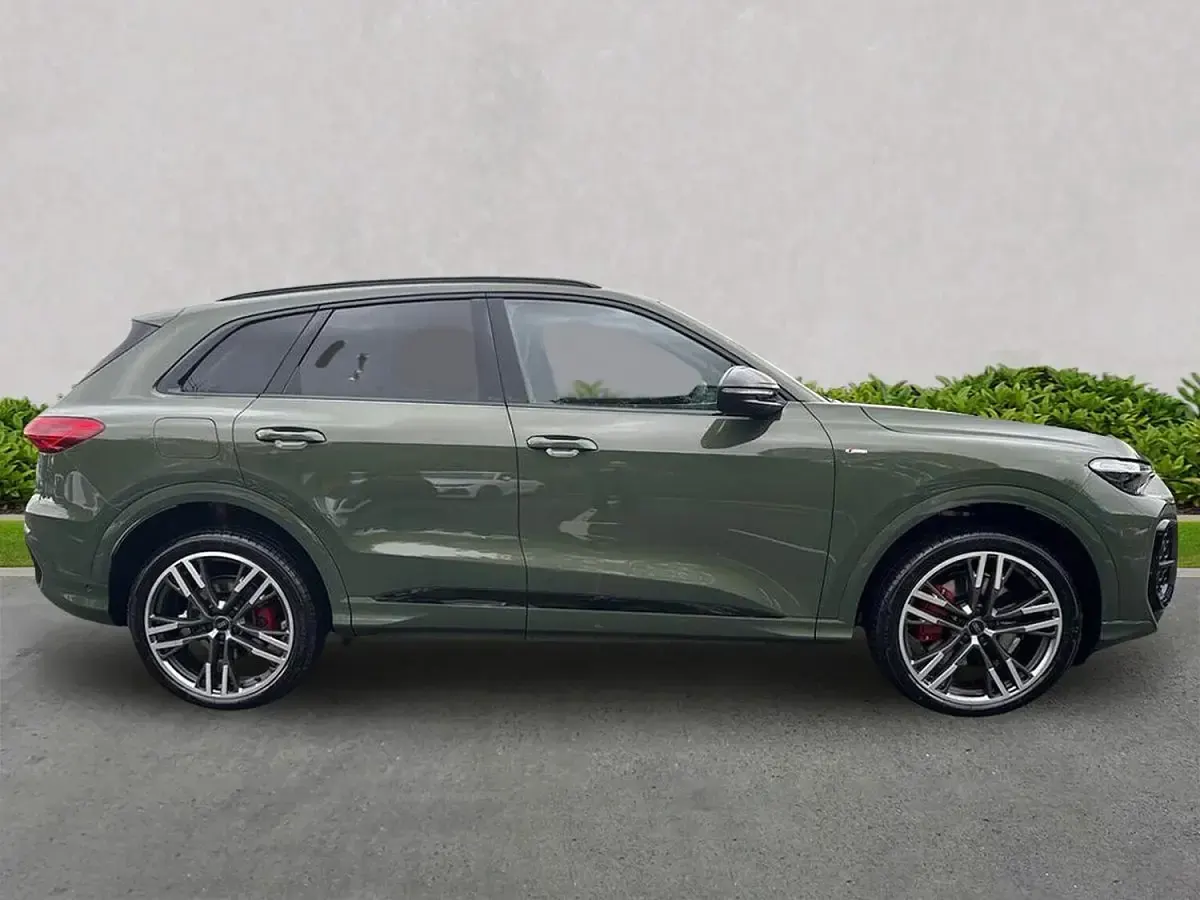 Used Audi Q5 Performance 204 HP (150 kW) 2025 Green SUV