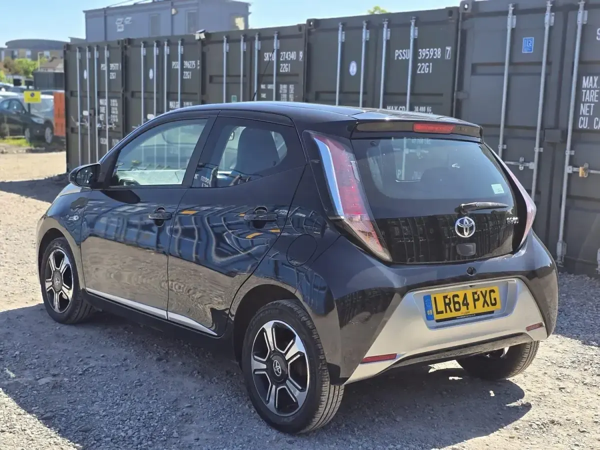 Używany Toyota Aygo X-clusiv 68 KM (50 kW) 2014 Czarny Hatchback