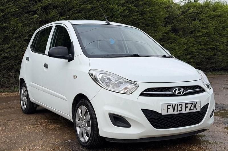White Used 2013 Hyundai i10 Classic Hatchback | £2,495 (Fair price) - Image 1/1