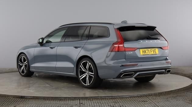 Used Volvo V60 R-Design 161 HP (118 kW) 2022 Estate