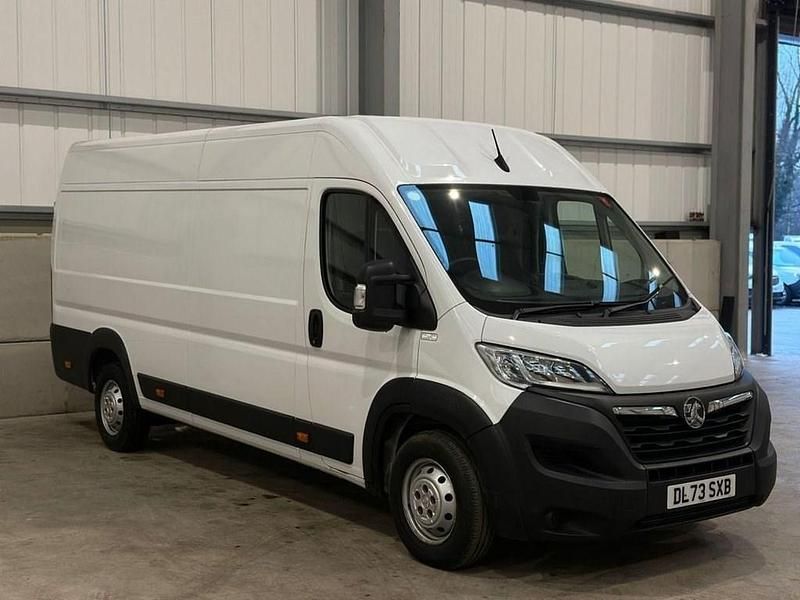 Used Vauxhall Movano 140 HP (102 kW) 2023 White