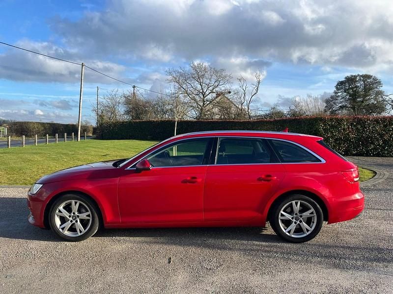 Used Audi A4 Sport 190 HP (139 kW) 2017 Red Estate