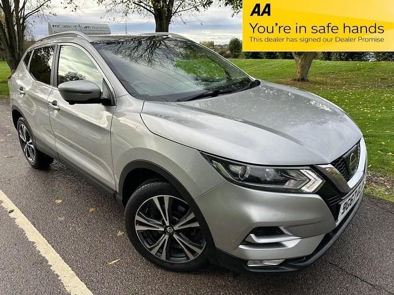 Silver Used 2017 Nissan Qashqai N-Connecta SUV | £7,750 (Fair price) - Image 1/4