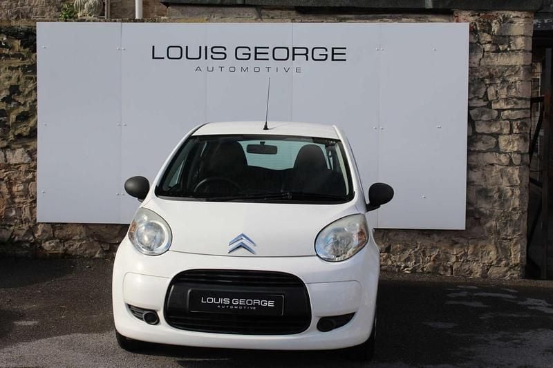 Used Citroën C1 VTR Sport 68 HP (50 kW) 2011 White Hatchback