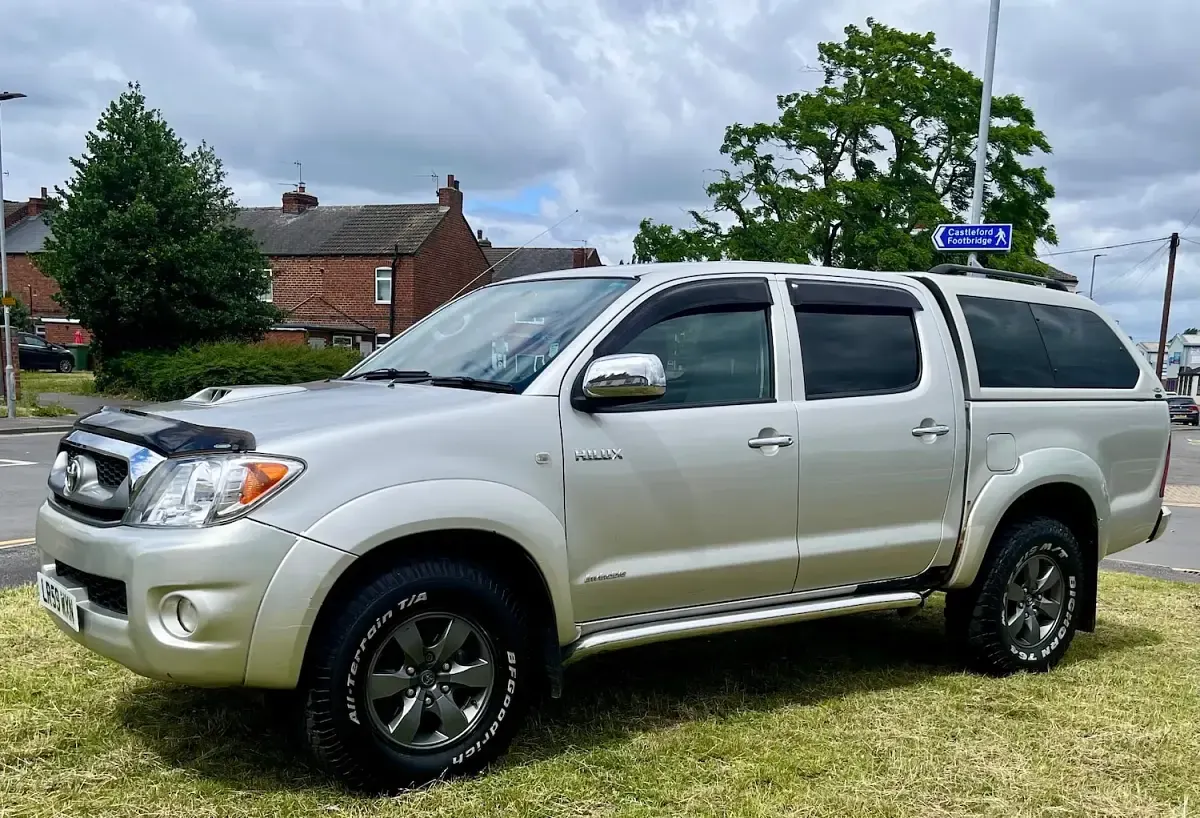 Used Toyota HiLux 2009 Silver Pickup