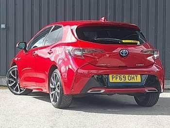 Usado Toyota Corolla 184 CV (135 kW) 2020 Rojo Utilitario