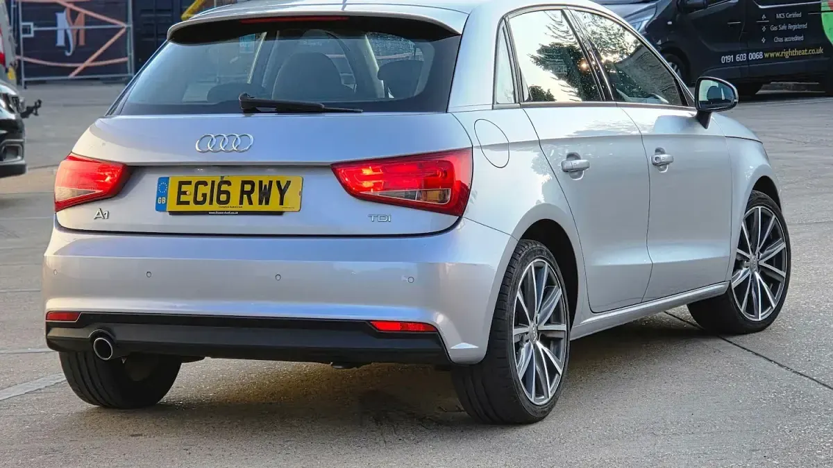 Used Audi A1 Sportback Sport 116 HP (85 kW) 2016 Silver Hatchback