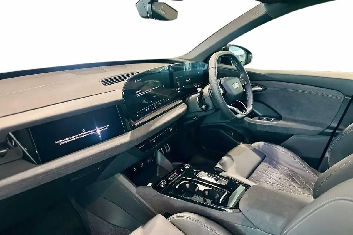 New Audi Q6 e-tron Comfort 185 kW (252 HP) 2026 Grey SUV