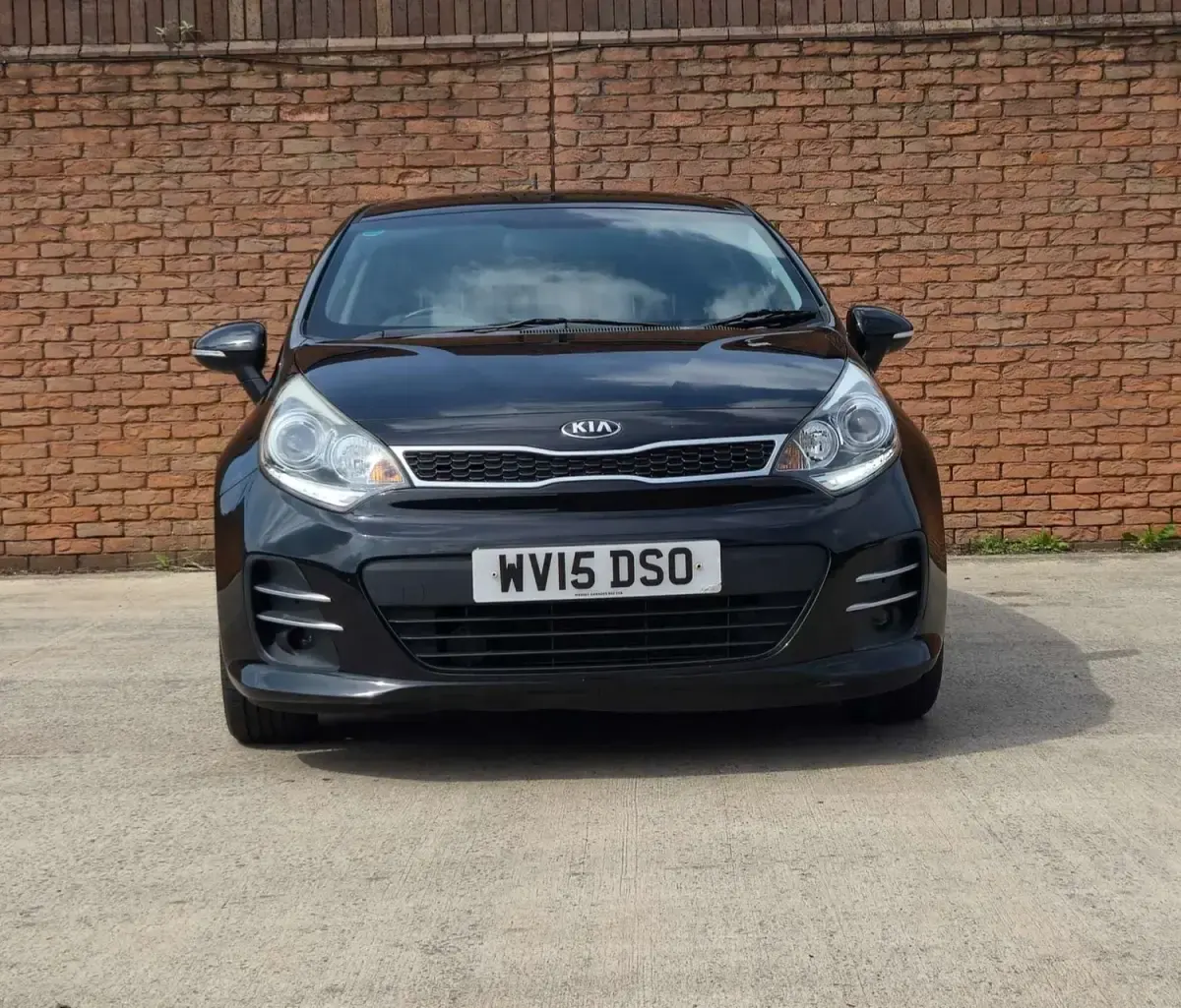 Begagnad Kia Rio 2015 Svart Halvkombi