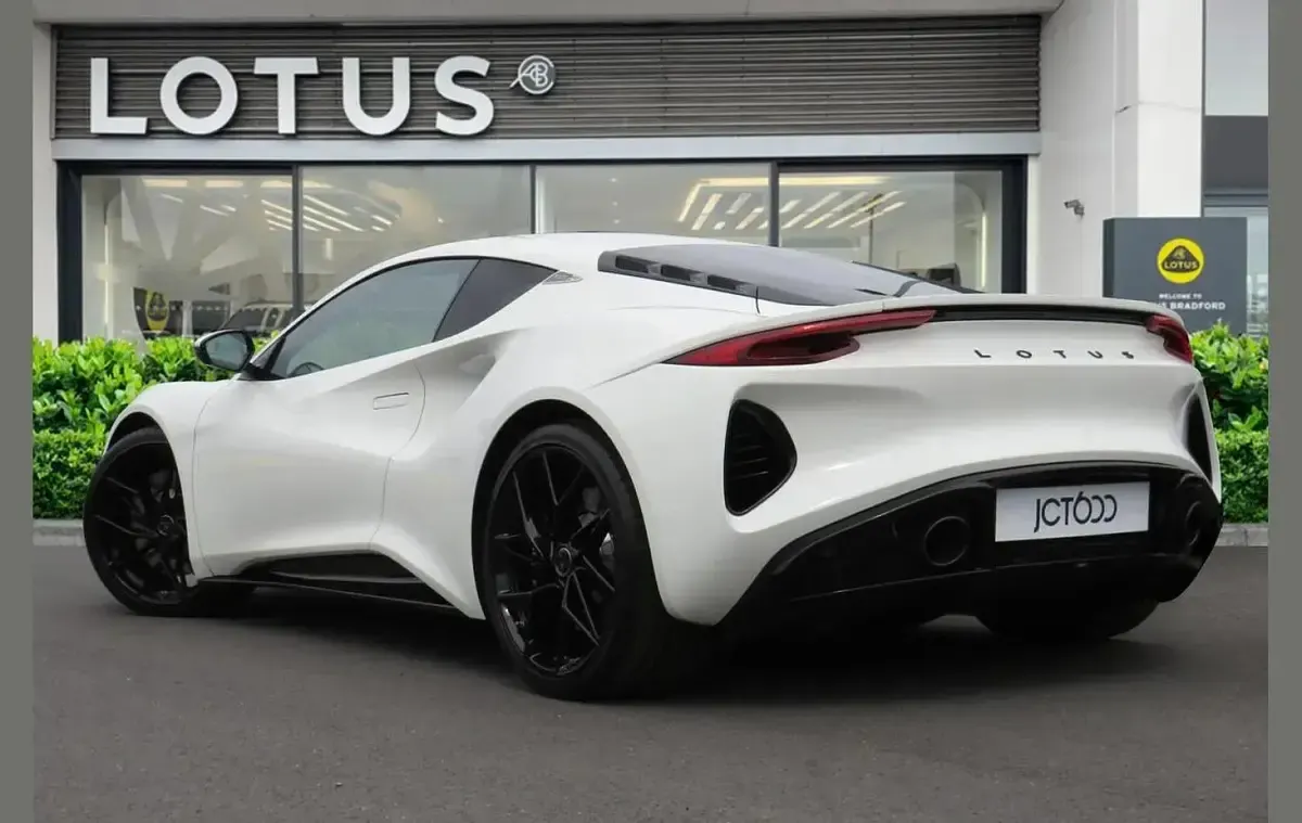 Used Lotus Emira 399 HP (293 kW) 2026 White Coupe