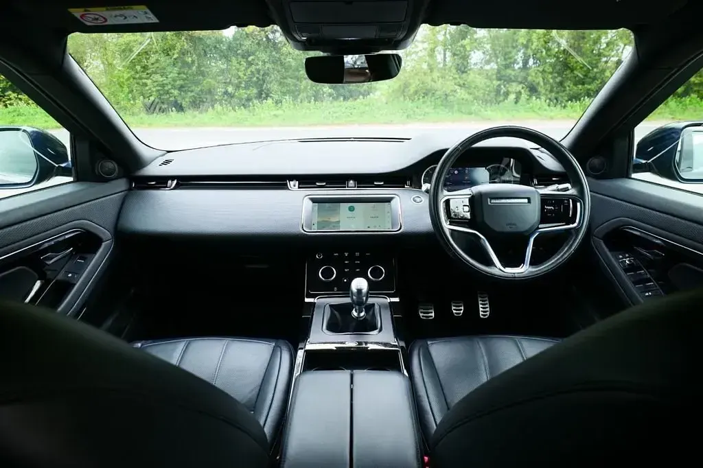 Używany Land Rover Range Rover evoque R-Dynamic 163 KM (119 kW) 2022 Czarny SUV