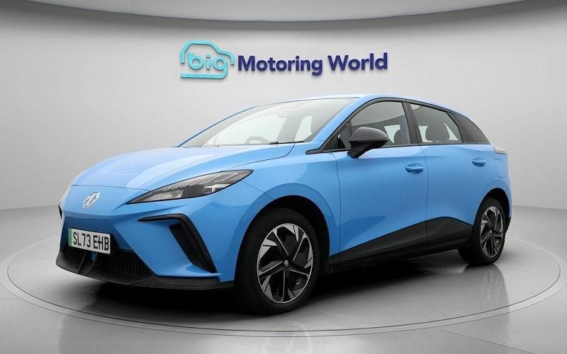 Used MG MG4 EV SE 125 kW (170 HP) 2023 Blue Hatchback
