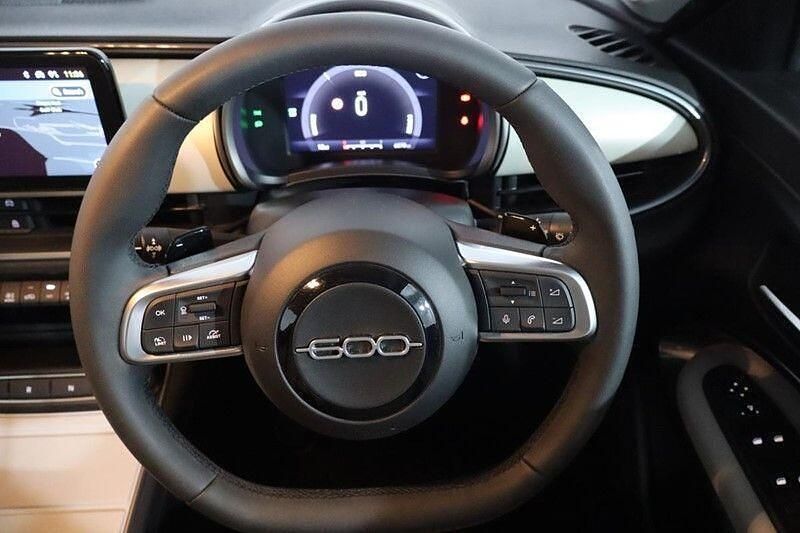 Used Fiat 600 La Prima 136 HP (100 kW) 2024 Orange Hatchback