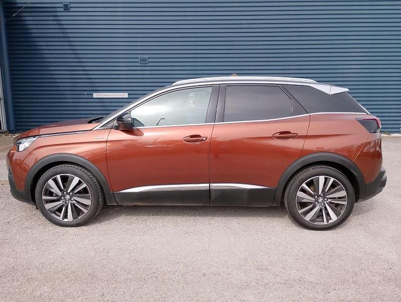 Used Peugeot 3008 Premium 129 HP (94 kW) 2018 Yellow SUV