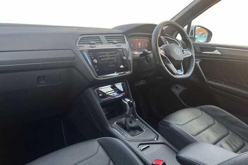 Used VW Tiguan Allspace R-line 150 HP (110 kW) 2024 White SUV