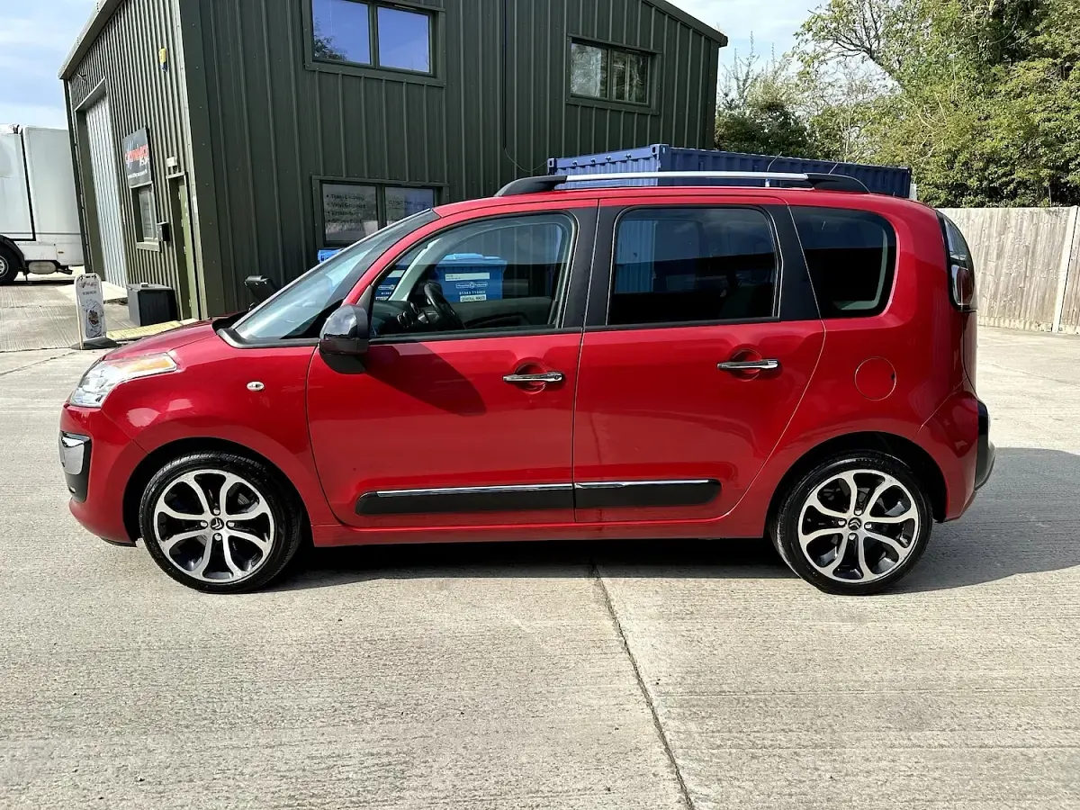 Used Citroën C3 Picasso Platinum 110 HP (80 kW) 2016 Red MPV