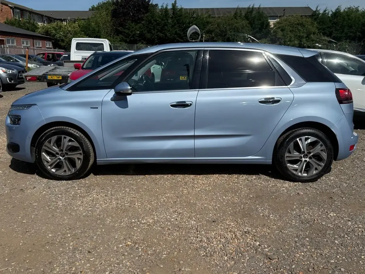 Used Citroën C4 Picasso Exclusive 2016 Blue MPV
