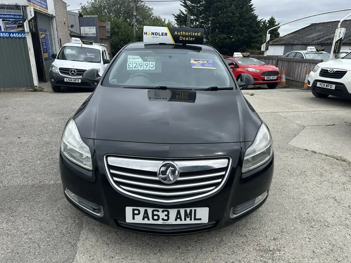 Used Vauxhall Insignia 128 HP (94 kW) 2013 Black Hatchback