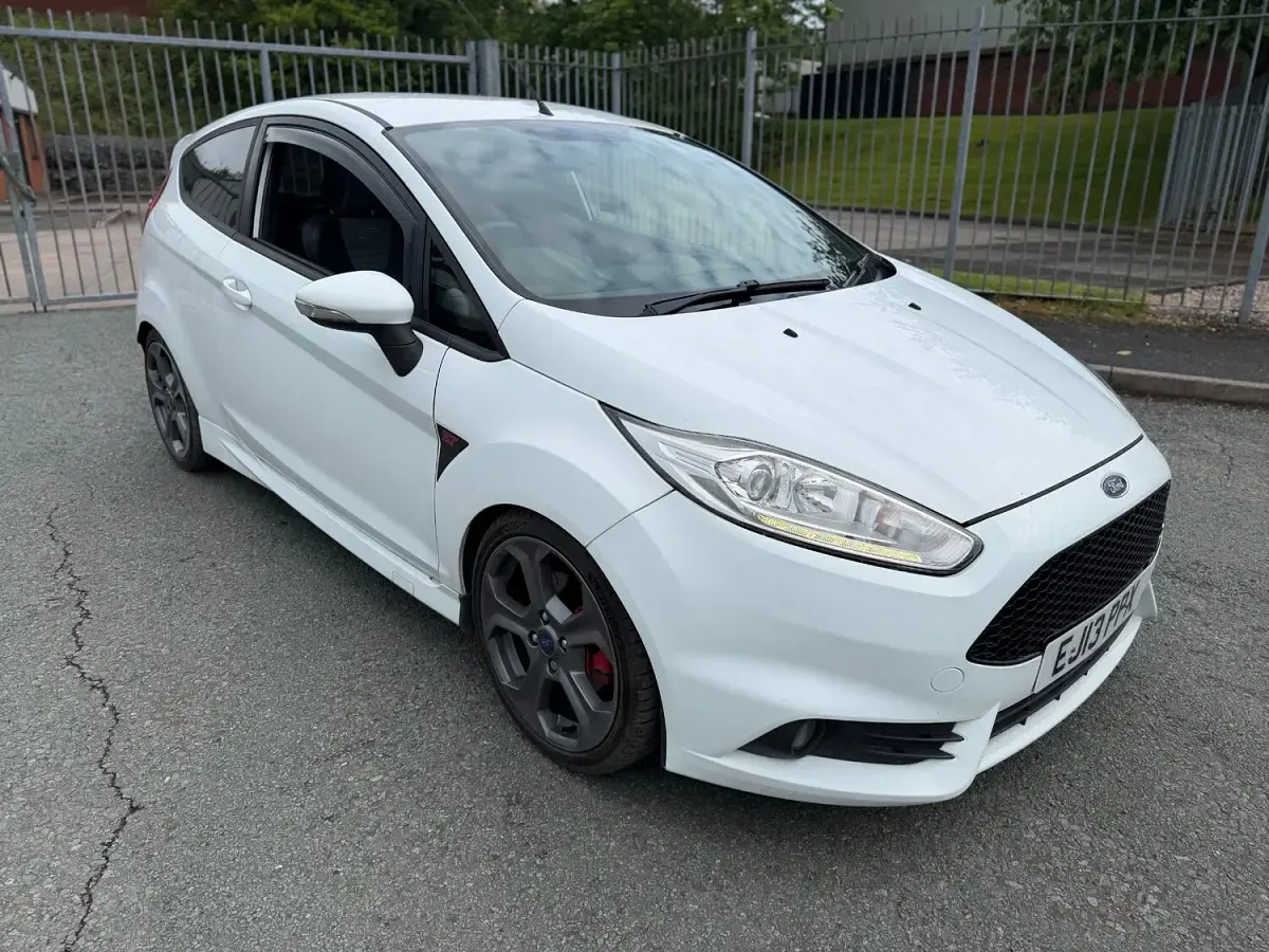 Used Ford Fiesta ST 2013 White Hatchback